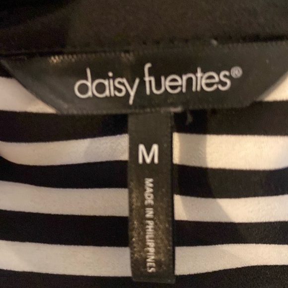 Daisy Fuentes size M striped button down - Picture 3 of 3
